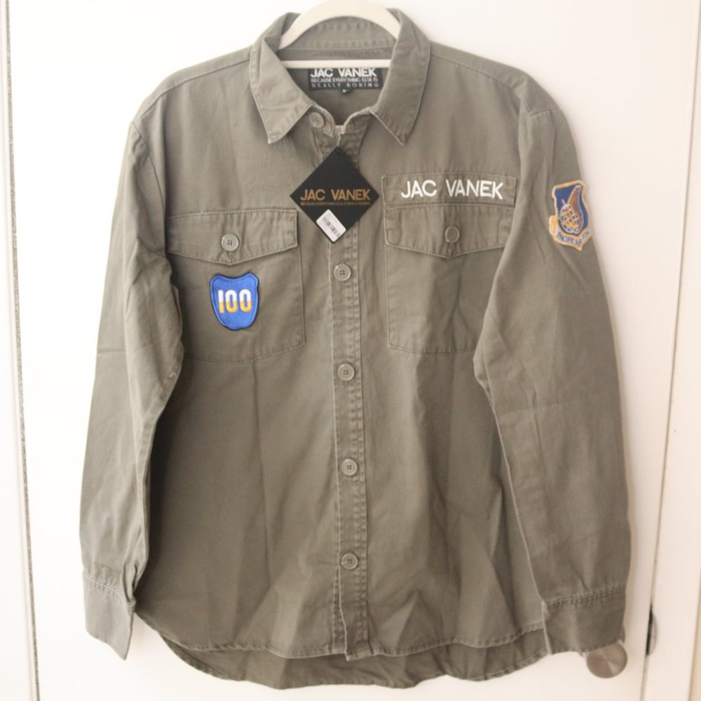 NWT Jac Vanek long sleeve logo army shirt jacket w/ patches sz. L